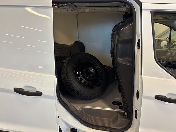 Ford Transit Connect 7 of 9