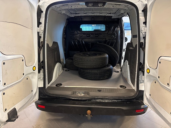 Ford Transit Connect 8 of 9