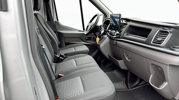 Ford Transit 3 of 5