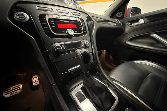 Ford Mondeo 19 of 23