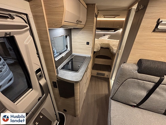Knaus VAN TI PLUS PLATINUM SELECTION 650 MEG 8 of 12