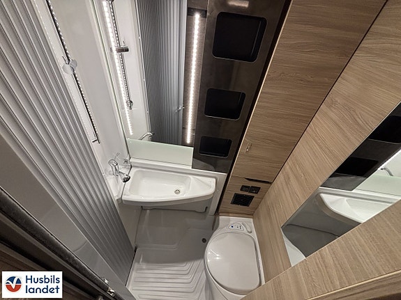 Knaus VAN TI PLUS PLATINUM SELECTION 650 MEG 5 of 12