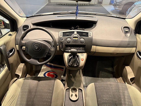 Renault Grand Scenic II 13 of 13