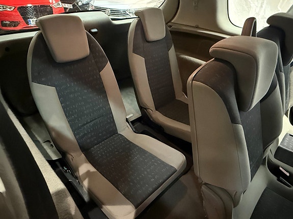 Renault Grand Scenic II 12 of 13