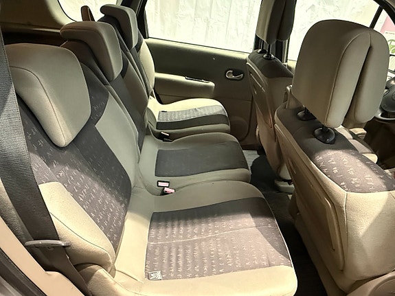 Renault Grand Scenic II 11 of 13