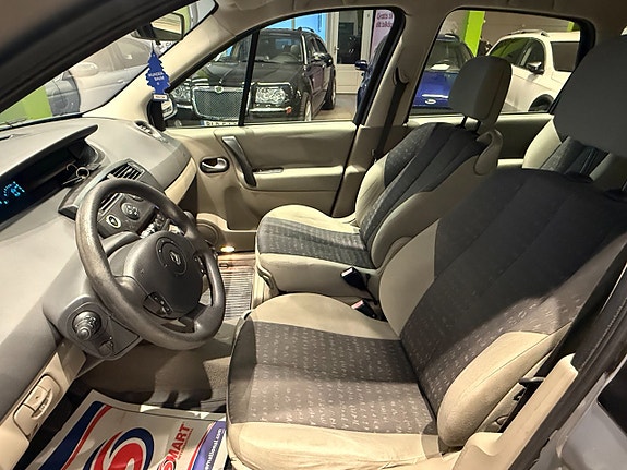Renault Grand Scenic II 8 of 13