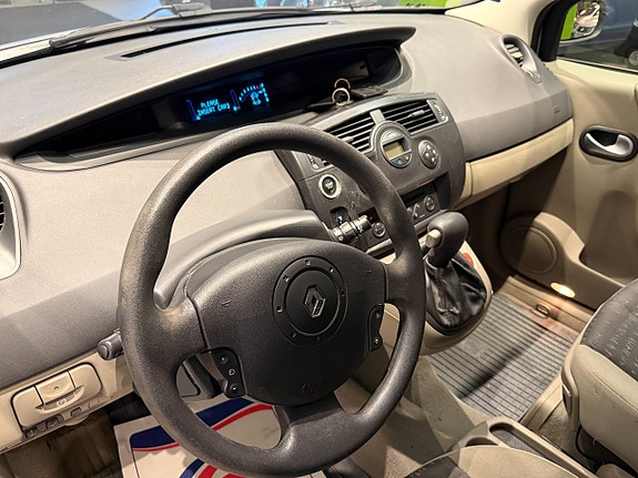 Renault Grand Scenic II 9 of 13