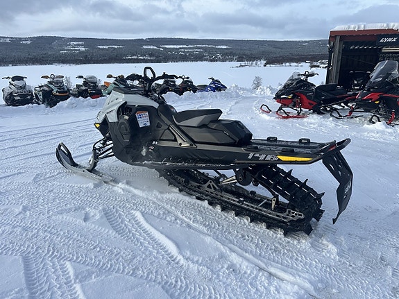 Ski-Doo Summit Adrenaline 146" 600 R E-Tec -26 4 of 5