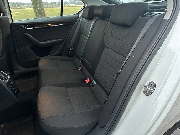 Skoda Octavia 13 of 17