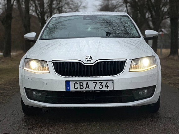 Skoda Octavia 2 of 5