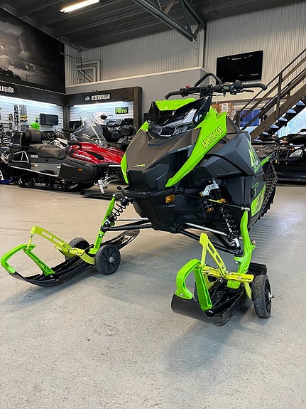 Arctic Cat M858 Snopro 146" 2 of 4