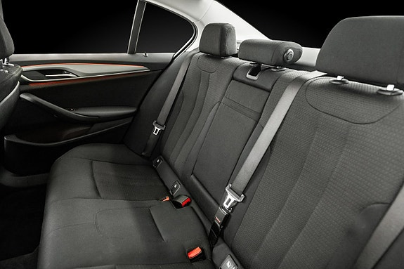 BMW 520d 16 of 19
