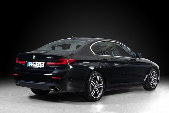 BMW 520d 2 of 5