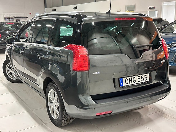Peugeot 5008 2 of 5