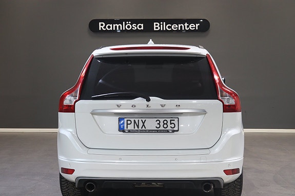Volvo XC60 8 of 29