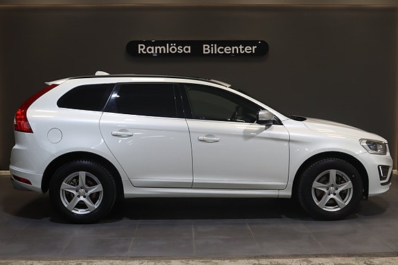 Volvo XC60 2 of 29