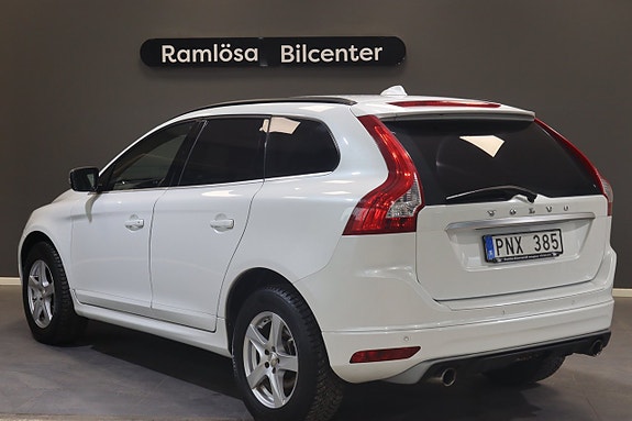 Volvo XC60 10 of 29