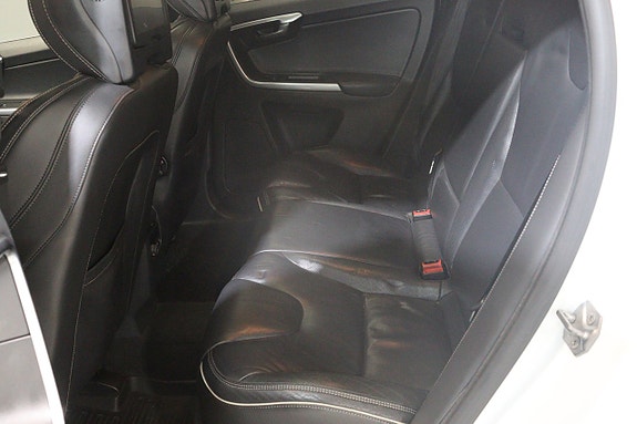 Volvo XC60 13 of 29