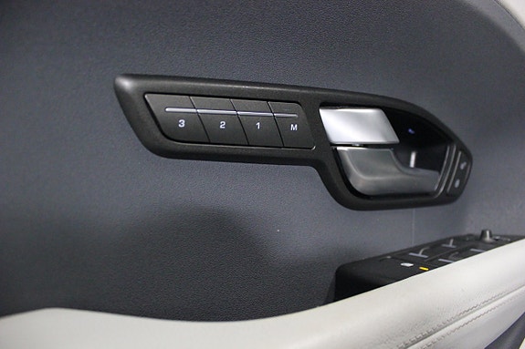 Land Rover Range Rover Evoque 20 of 24