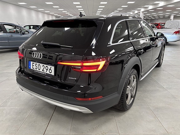 Audi A4 allroad 2 of 5