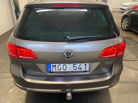 Volkswagen Passat 6 of 24