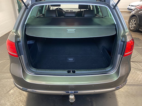 Volkswagen Passat 7 of 24