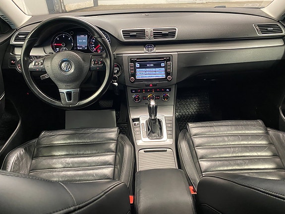 Volkswagen Passat 15 of 24