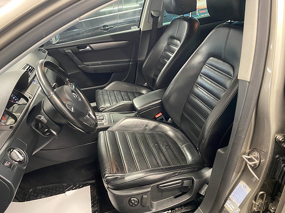 Volkswagen Passat 9 of 24
