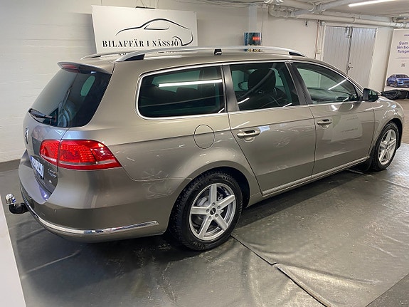 Volkswagen Passat 8 of 24