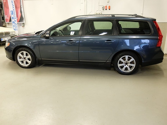 Volvo V70 4 of 11