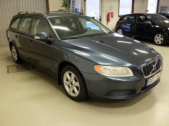 Volvo V70 3 of 11