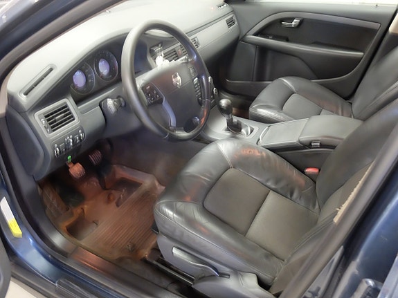 Volvo V70 8 of 11