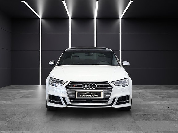 Audi S3 4 of 5
