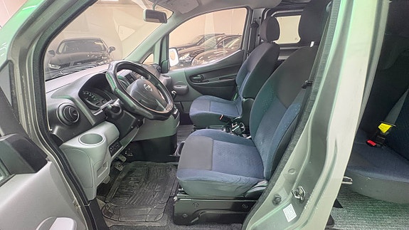Nissan NV200 14 of 19