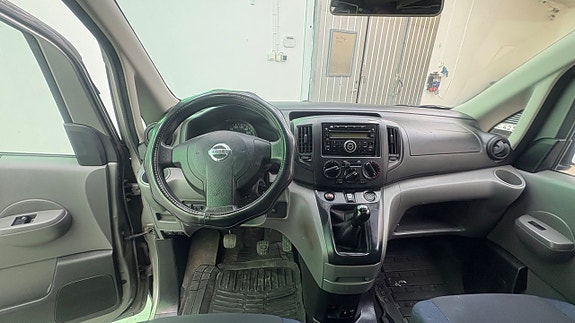 Nissan NV200 13 of 19