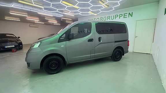 Nissan NV200 7 of 19