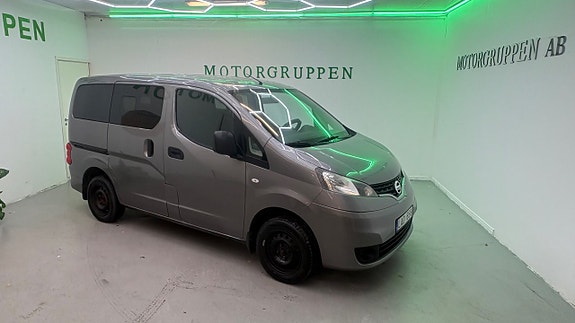Nissan NV200 11 of 19