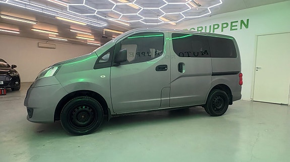Nissan NV200 6 of 19