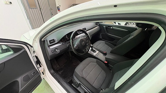 Volkswagen Passat 7 of 10