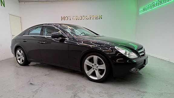 Mercedes-Benz CLS350 2 of 5