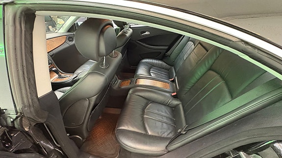 Mercedes-Benz CLS350 10 of 12