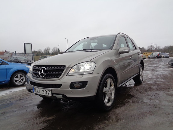 Mercedes-Benz ML320