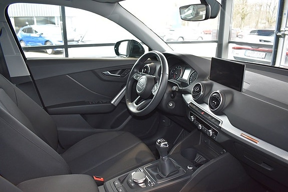 Audi Q2 4 of 5