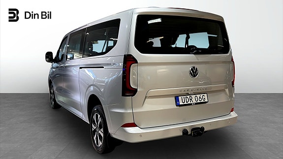 Volkswagen Caravelle 3 of 5