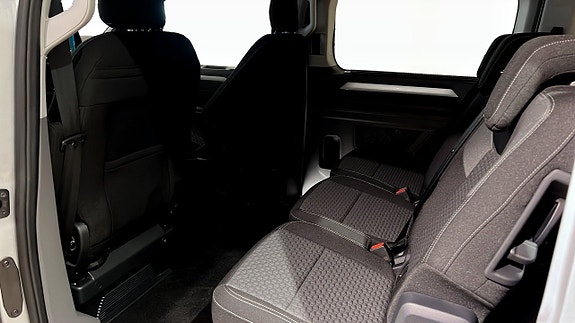 Volkswagen Caravelle 11 of 15