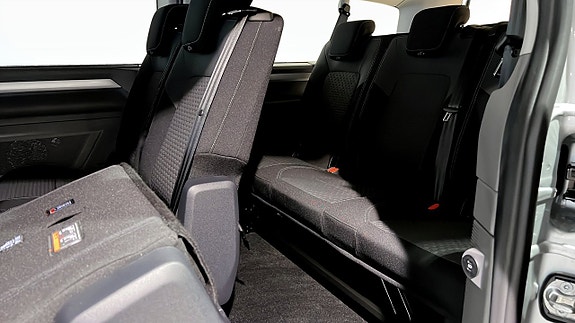 Volkswagen Caravelle 14 of 15