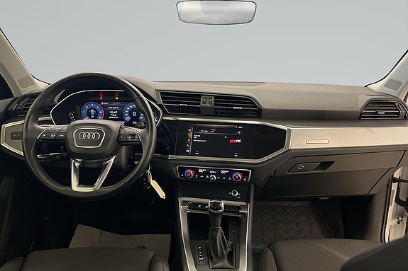 Audi Q3 8 of 9