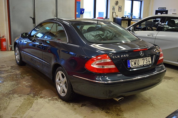 Mercedes-Benz CLK240 4 of 5