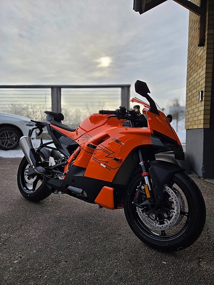 KTM 990 RC R -26