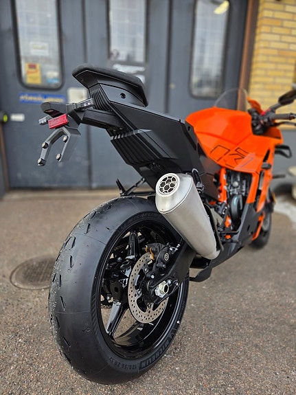 KTM 990 RC R -26 KTM 990 RC-R , 2,99% Räntekampanj* 3 of 7